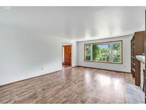 8025 SW Schiller Road Portland OR 97225