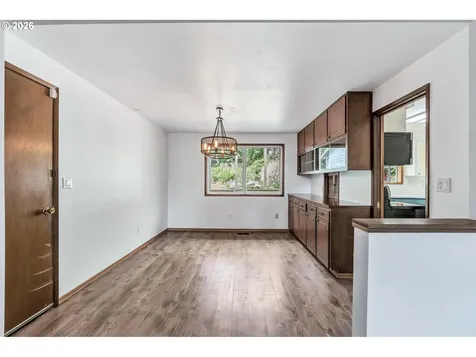 8025 SW Schiller Road Portland OR 97225