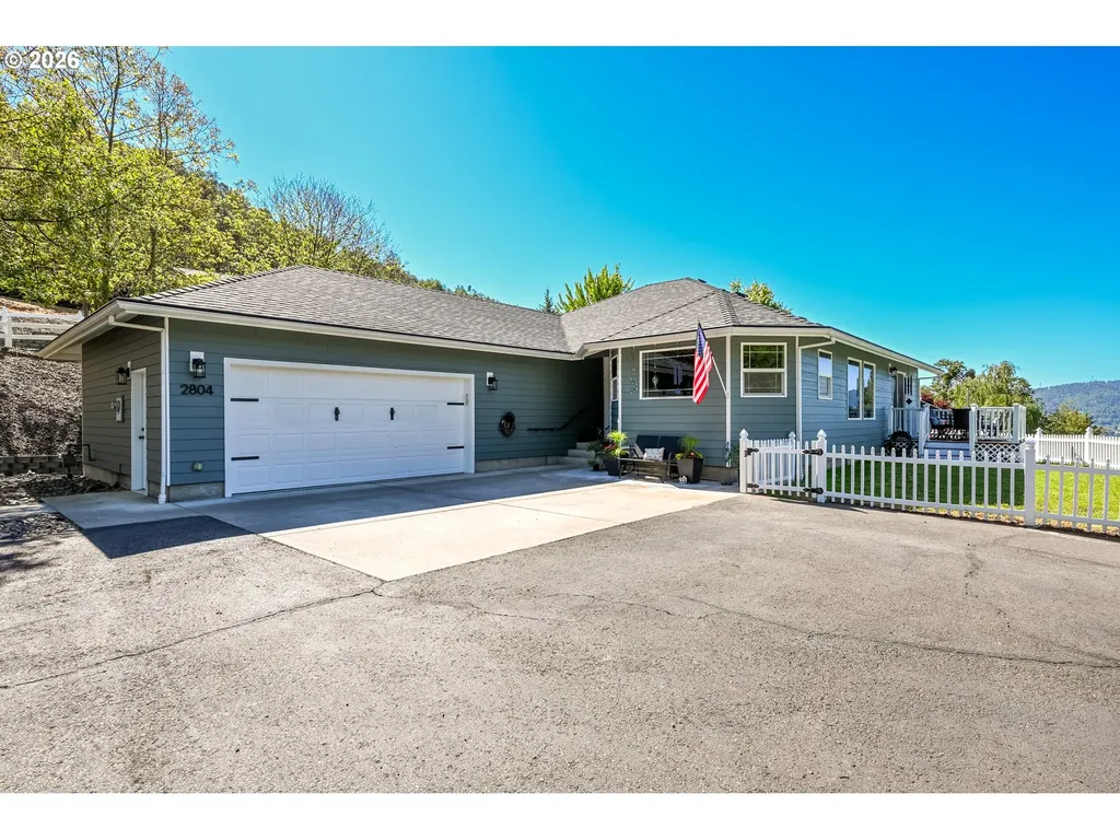 2804 NW Daysha Drive Roseburg OR 97471