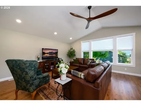 2804 NW Daysha Drive Roseburg OR 97471