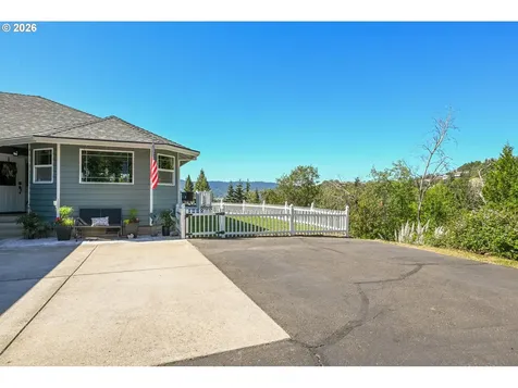 2804 NW Daysha Drive Roseburg OR 97471