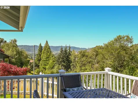 2804 NW Daysha Drive Roseburg OR 97471