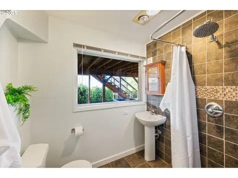 2701 SW Hamilton Street Portland OR 97239