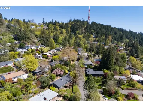 2701 SW Hamilton Street Portland OR 97239