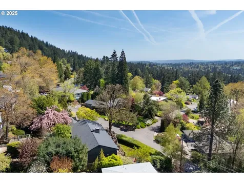 2701 SW Hamilton Street Portland OR 97239