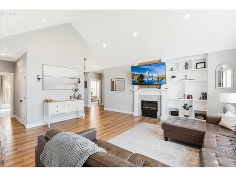 19125 Beaver Lane NE Aurora OR 97002