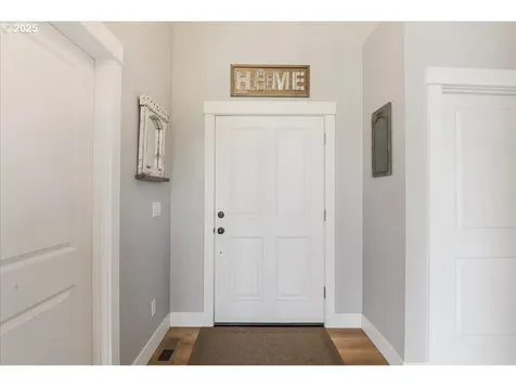 19125 Beaver Lane NE Aurora OR 97002