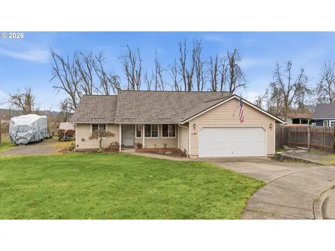 1137 Ash Grove Loop Creswell OR 97426