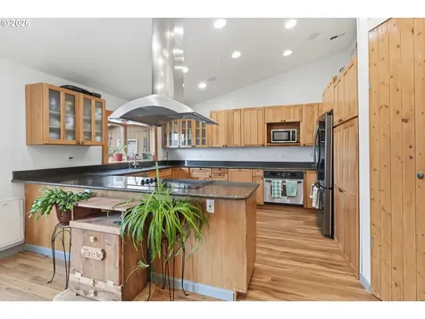 1137 Ash Grove Loop Creswell OR 97426