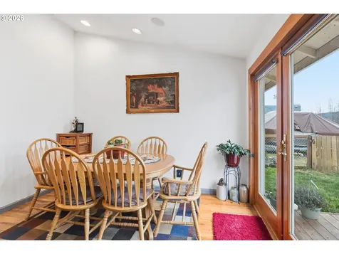 1137 Ash Grove Loop Creswell OR 97426