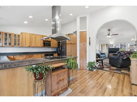 1137 Ash Grove Loop Creswell OR 97426