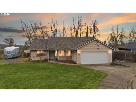 1137 Ash Grove Loop Creswell OR 97426