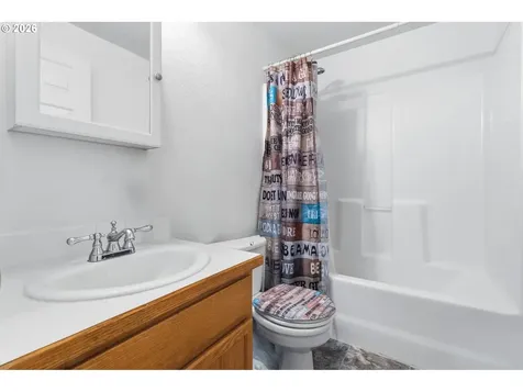 1137 Ash Grove Loop Creswell OR 97426