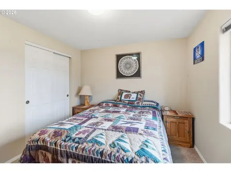1137 Ash Grove Loop Creswell OR 97426