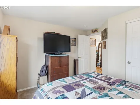 1137 Ash Grove Loop Creswell OR 97426