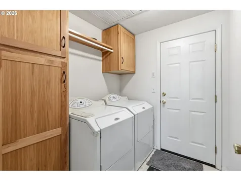 1137 Ash Grove Loop Creswell OR 97426