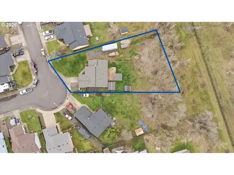 1137 Ash Grove Loop Creswell OR 97426