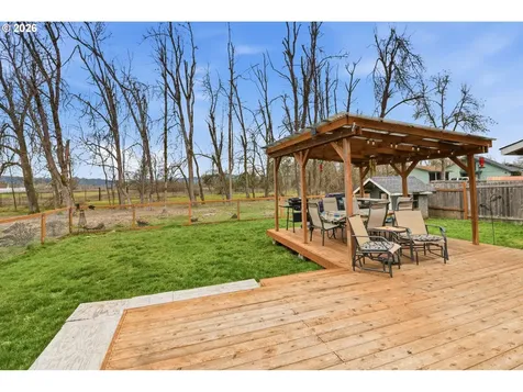 1137 Ash Grove Loop Creswell OR 97426