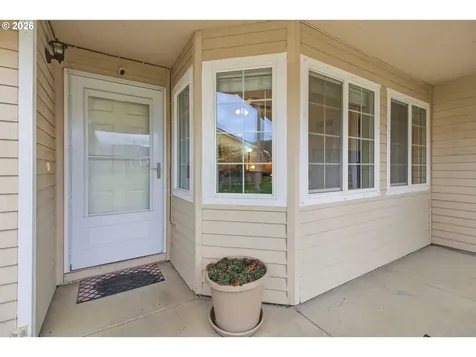 1137 Ash Grove Loop Creswell OR 97426