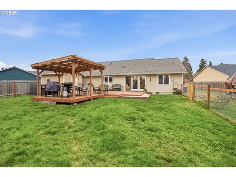 1137 Ash Grove Loop Creswell OR 97426