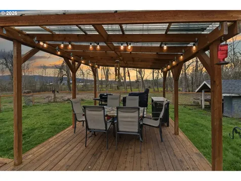 1137 Ash Grove Loop Creswell OR 97426
