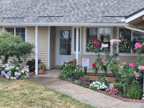 1137 Ash Grove Loop Creswell OR 97426