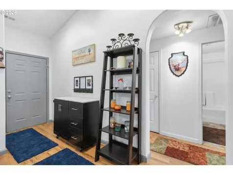 1137 Ash Grove Loop Creswell OR 97426
