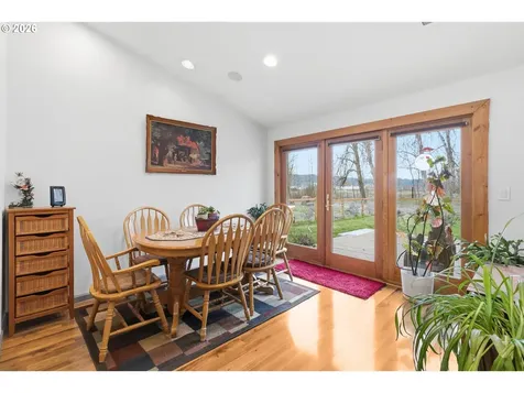 1137 Ash Grove Loop Creswell OR 97426
