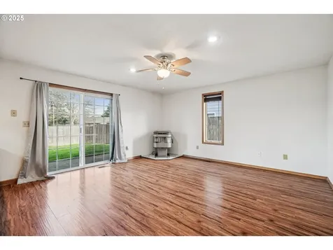 2067 SW Oleander Street Mcminnville OR 97128