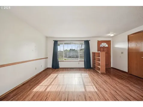2067 SW Oleander Street Mcminnville OR 97128