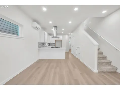 9257 E Burnside Street Portland OR 97216