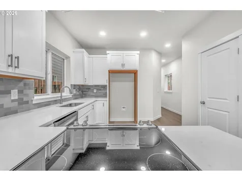 9257 E Burnside Street Portland OR 97216