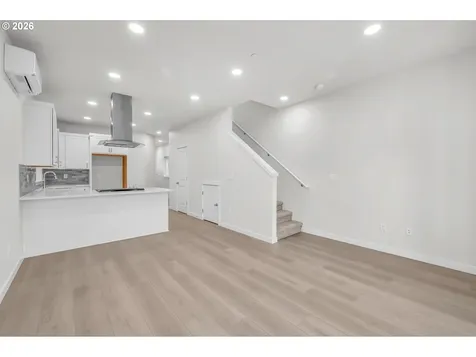 9257 E Burnside Street Portland OR 97216