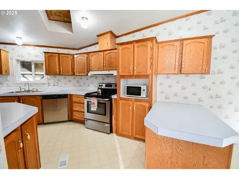 928 Quines Creek Road Azalea OR 97410