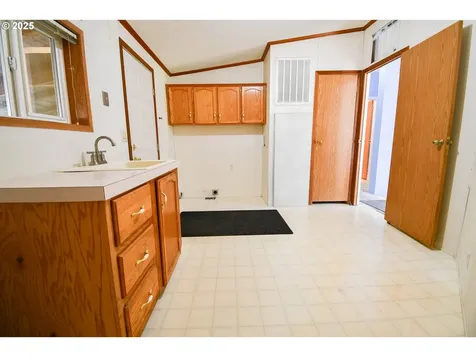 928 Quines Creek Road Azalea OR 97410