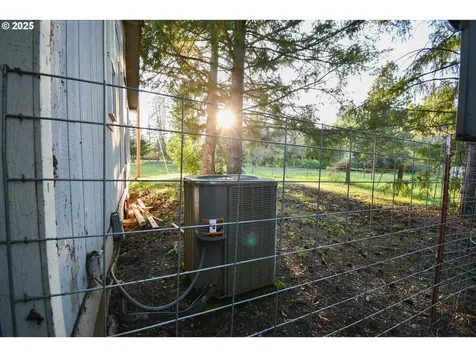 928 Quines Creek Road Azalea OR 97410