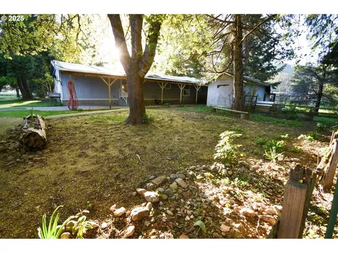 928 Quines Creek Road Azalea OR 97410
