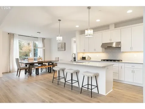 5891 SW 67th Place Portland OR 97225
