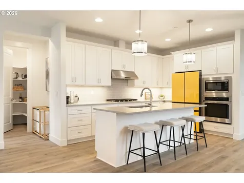 5891 SW 67th Place Portland OR 97225