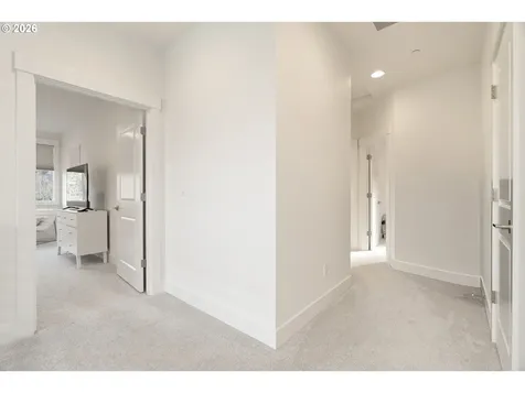 5891 SW 67th Place Portland OR 97225