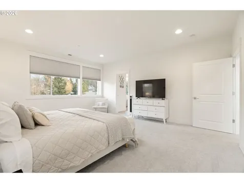 5891 SW 67th Place Portland OR 97225