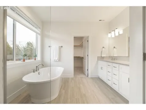 5891 SW 67th Place Portland OR 97225