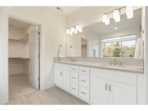 5891 SW 67th Place Portland OR 97225