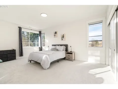 5891 SW 67th Place Portland OR 97225