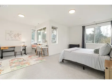 5891 SW 67th Place Portland OR 97225
