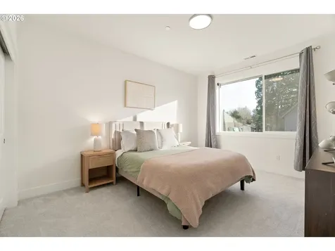 5891 SW 67th Place Portland OR 97225
