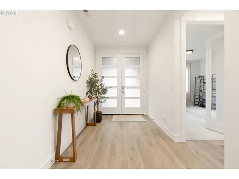 5891 SW 67th Place Portland OR 97225