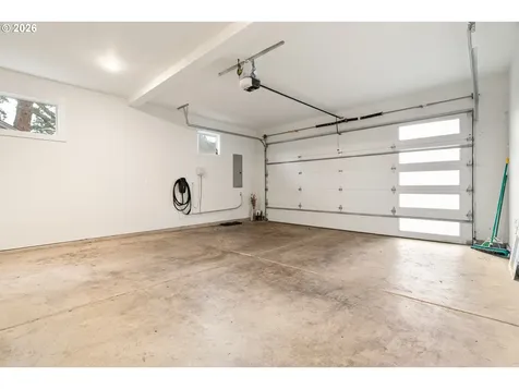 5891 SW 67th Place Portland OR 97225