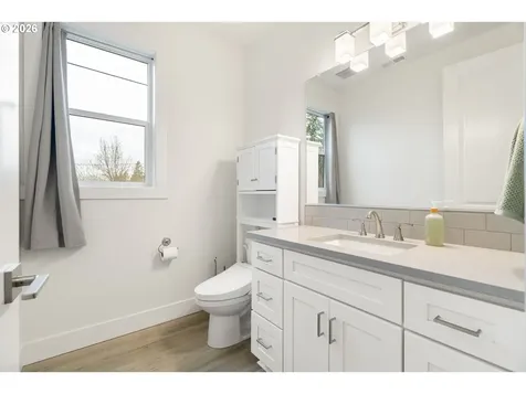 5891 SW 67th Place Portland OR 97225
