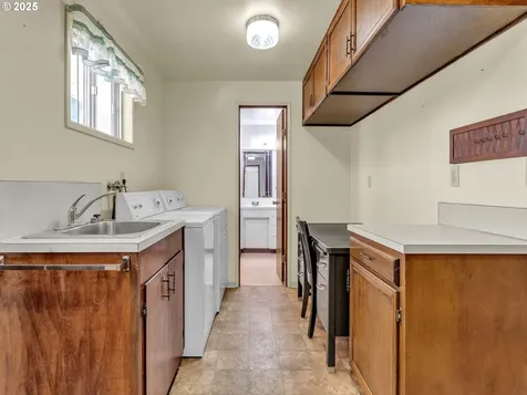 1118 SW Wanetah Way Mcminnville OR 97128